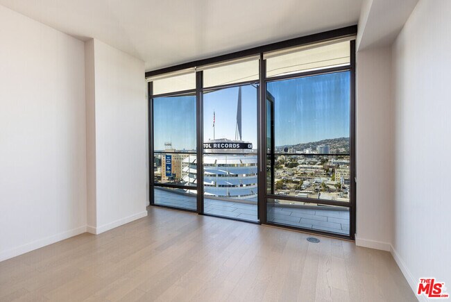 Foto del edificio - 1755 Argyle Ave