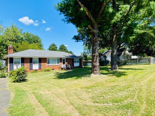 Foto del edificio - 7259 Walnut Grove Rd