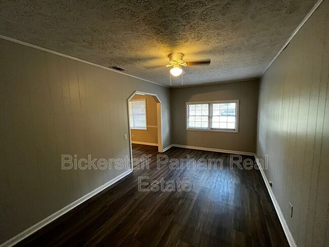 Foto del edificio - 5615 Buxton Dr