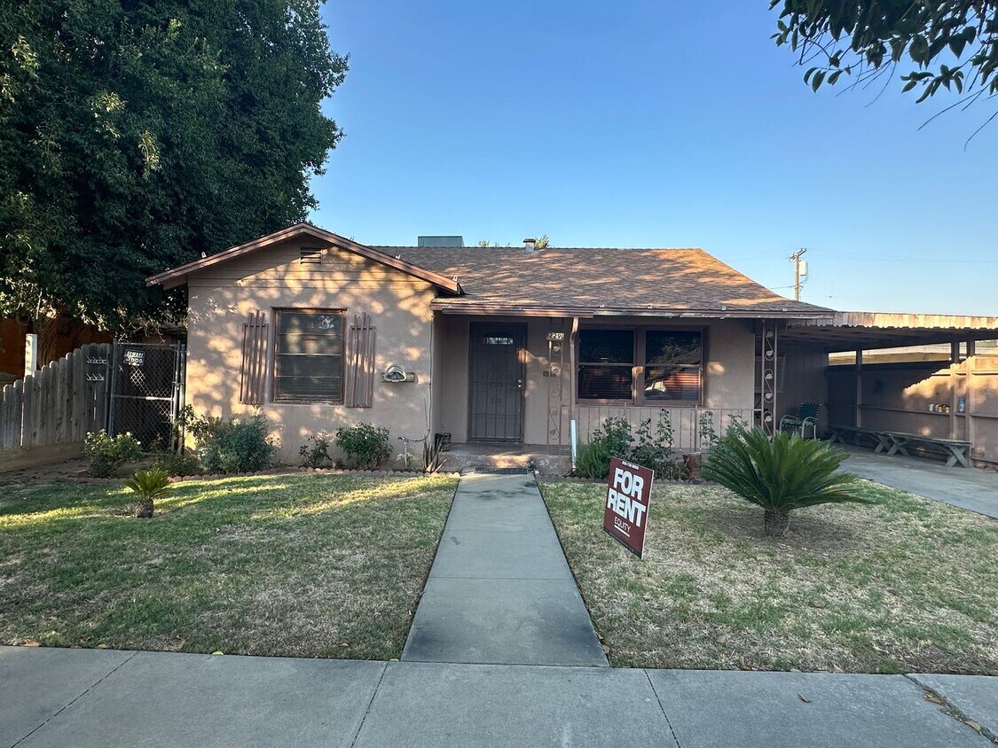 Foto principal - Charming Exeter home coming soon