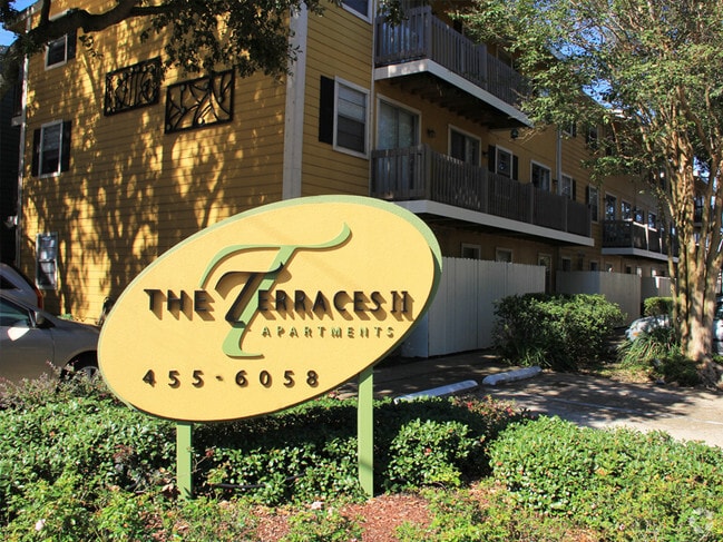 Building Photo - Margeaux Metairie