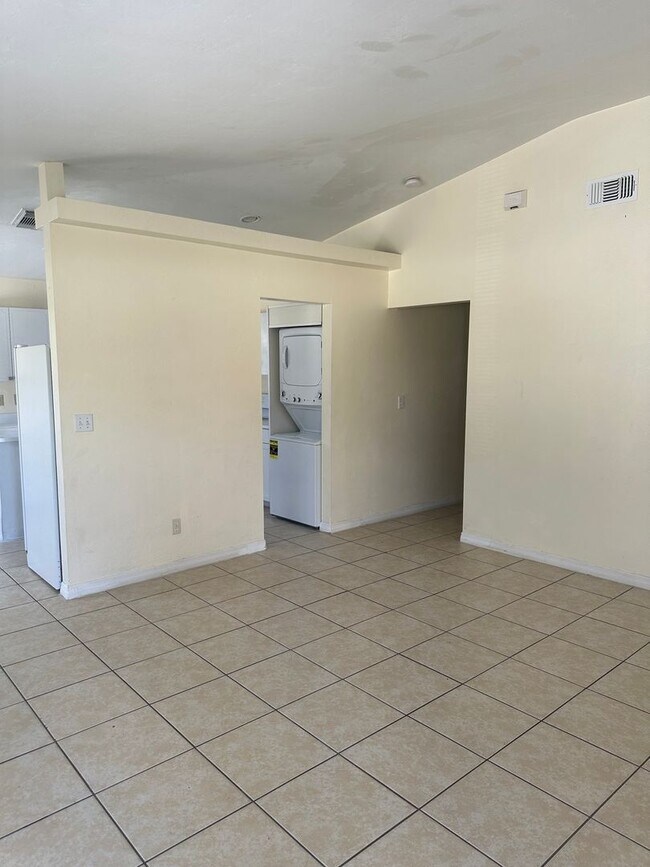 Foto del edificio - 4845-4847 Leonard Blvd S