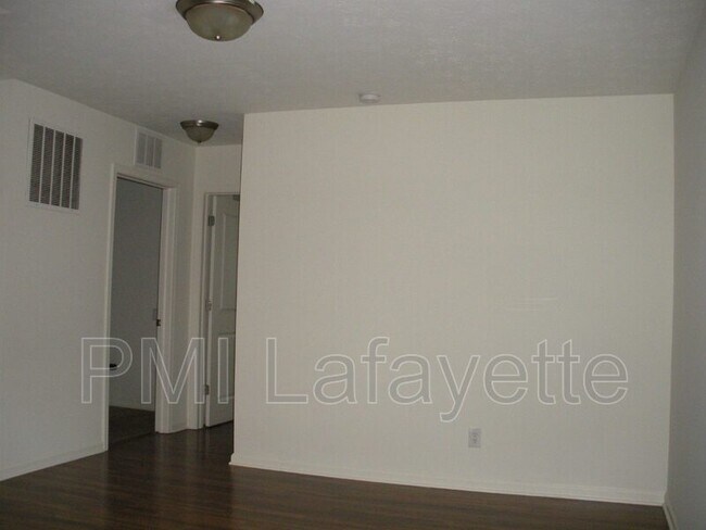 Building Photo - 2594 Chilton Dr