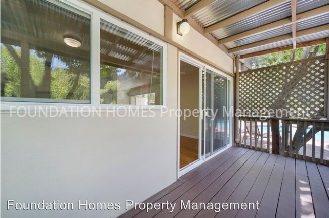 Foto del edificio - 1115 Sir Francis Drake Blvd