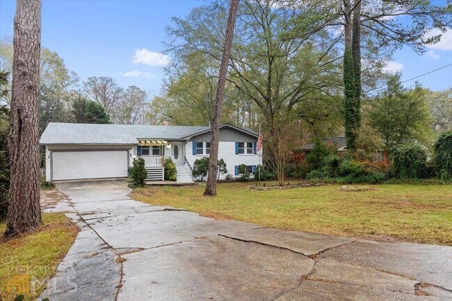 Building Photo - 3005 Riviera Dr