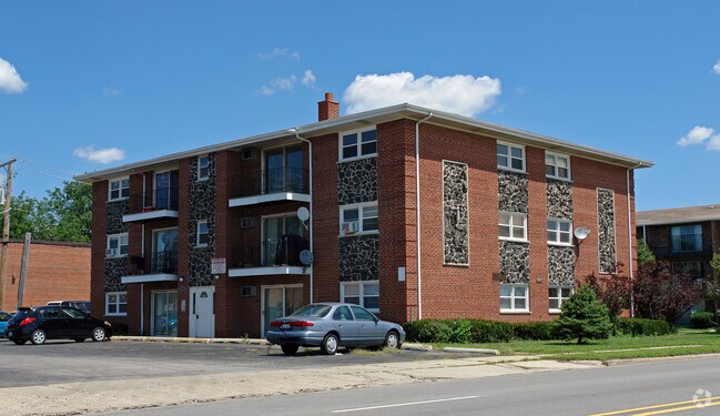 Building Photo - 8302-8310 W 47th St