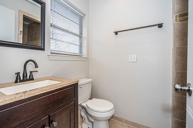 Foto del edificio - Great  3 Bed 2 Bath in Yukon!