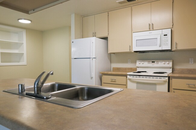Building Photo - Creekview Homes