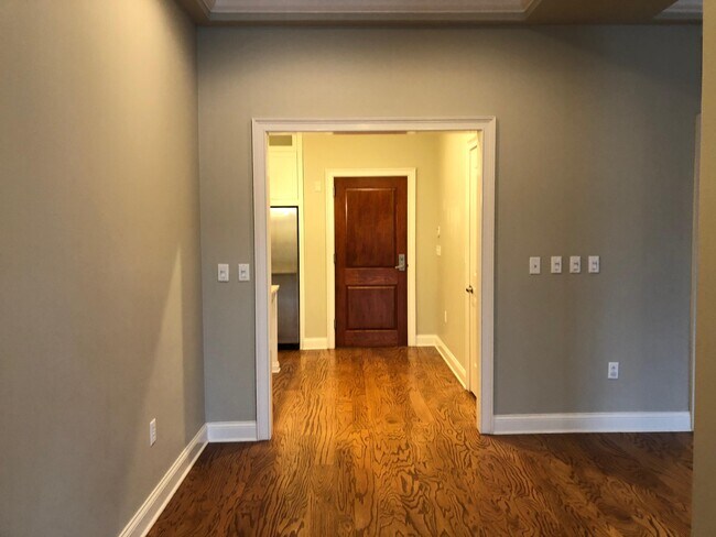 Foto del edificio - 345 Frazier Ave