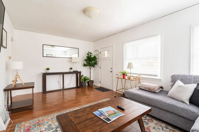 Foto del edificio - 825 SE 49th Ave