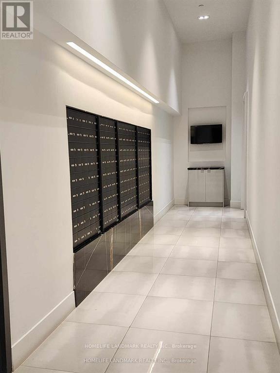 Photo du bâtiment - 2481 Taunton Rd