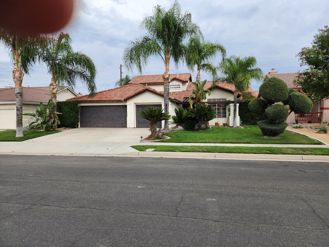 Foto principal - 942 Banbury Dr