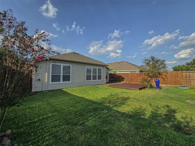 Foto del edificio - 17915 Landing Pines Trail