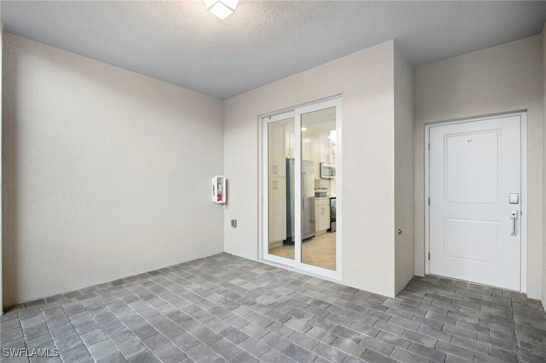 Foto del edificio - 15155 Bluffton Ln