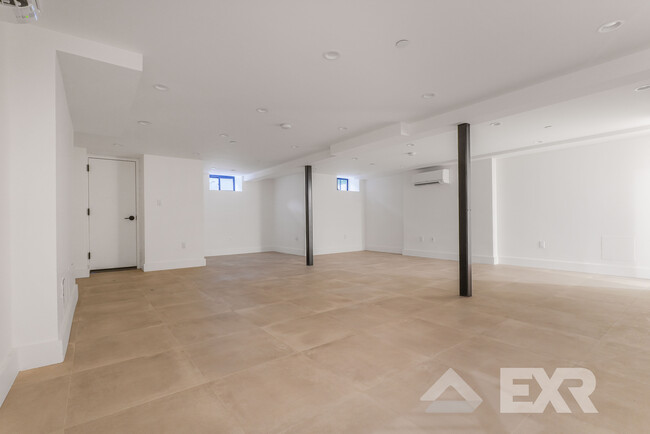 Building Photo - 355 Grove St