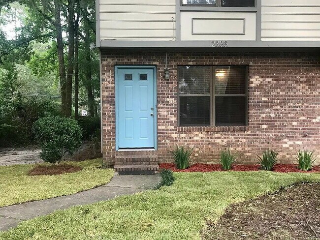 Foto del edificio - "Charming 2-Bed, 2-Bath Retreat with 1116 Sq. Ft. of Comfort in Tallahassee!"