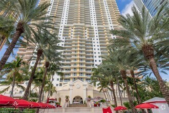 Building Photo - 17875 Collins Ave