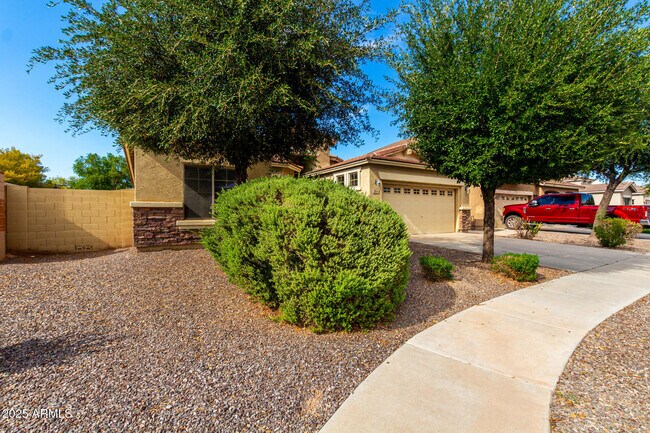 Building Photo - 2806 E Trigger Way