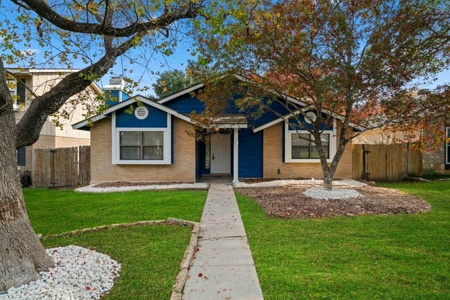 Building Photo - Contemporary Home in Castle Hills