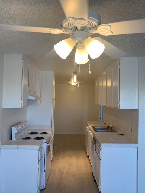 Foto principal - 6770 S Springpark Ave