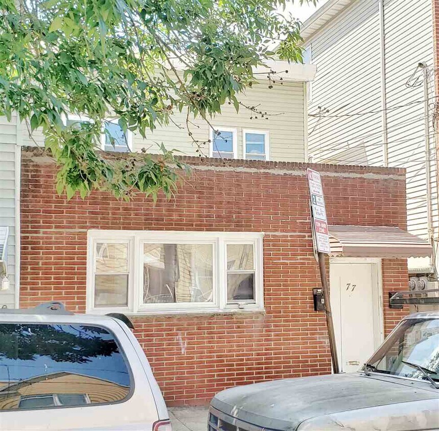 Primary Photo - 77 Wallis Ave