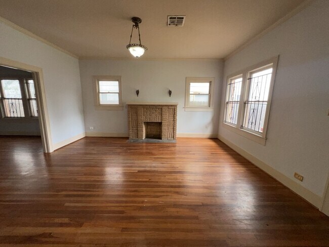 Foto del edificio - 4716 Crawford St