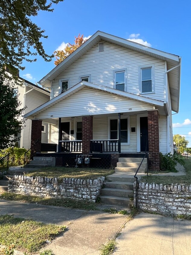 Foto principal - 490-492 E Jenkins Ave