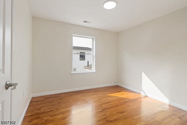 Building Photo - 317 Livingston St