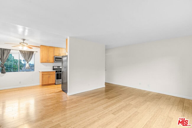 Building Photo - 2637 S Centinela Ave