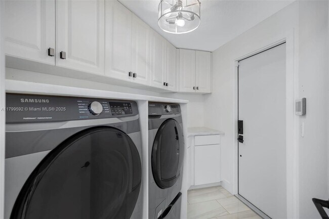 Foto del edificio - 5050 Greenwich Preserve Ct