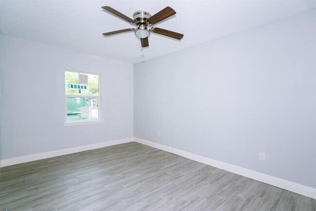 Foto del edificio - 2213 Rosemead Dr