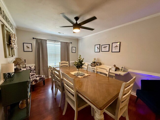 Foto del edificio - 4-bedroom, 2.5-bath home on a cul-de-sac street!