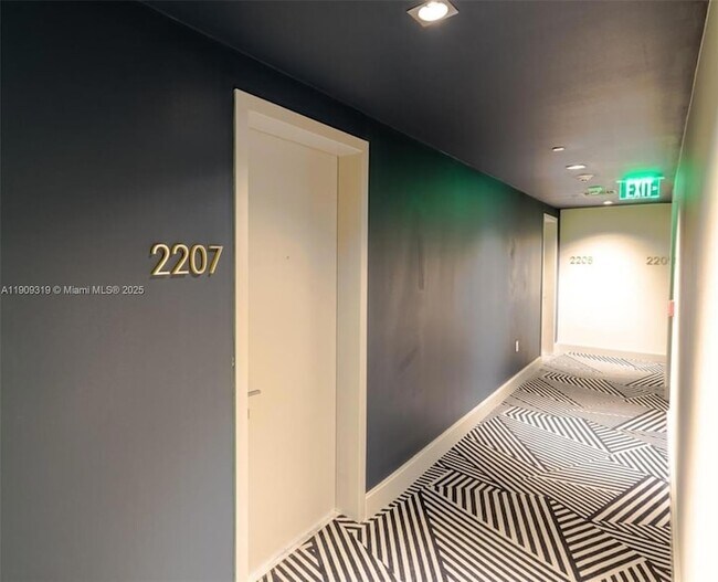 Foto del edificio - 45 SW 9th St