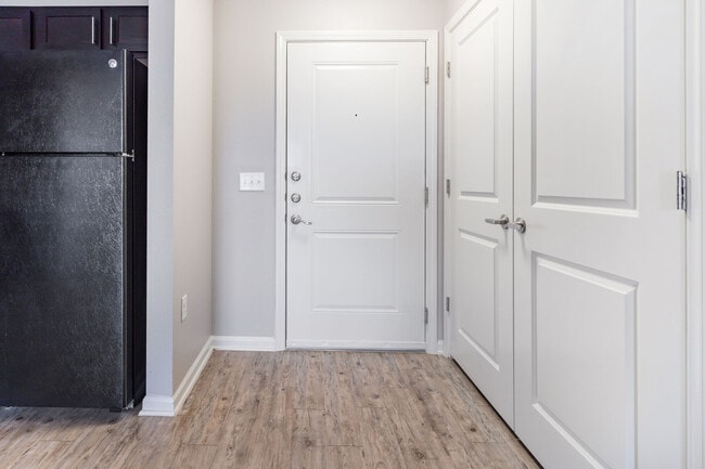 Building Photo - Sansom Pointe Senior