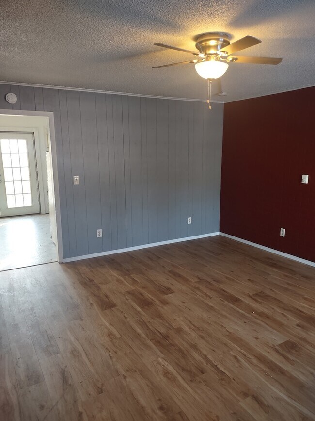 Foto del edificio - 405-D Church-