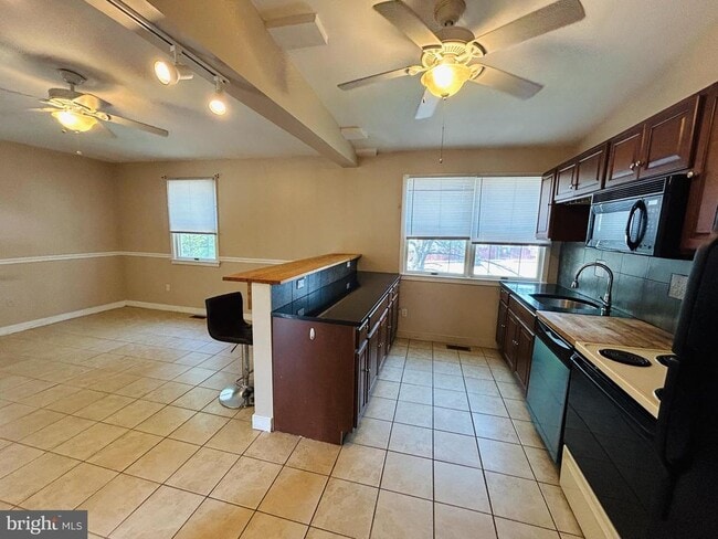 Foto del edificio - 521 Leverington Ave