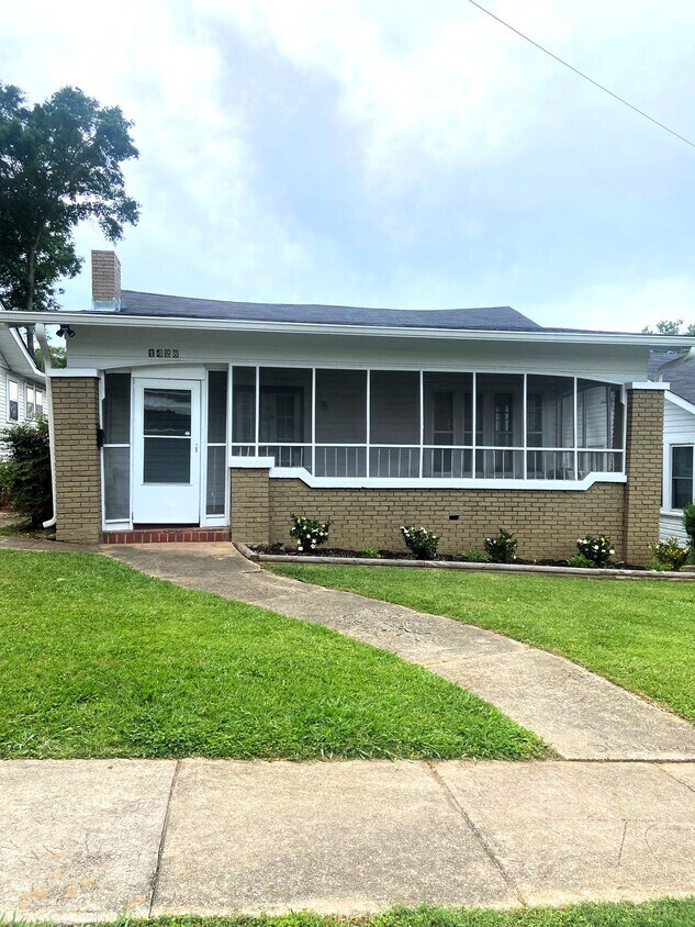 Foto principal - 1428 11th Pl S