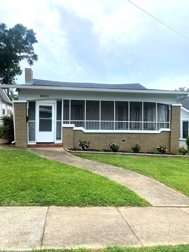 Primary Photo - 1428 11th Pl S