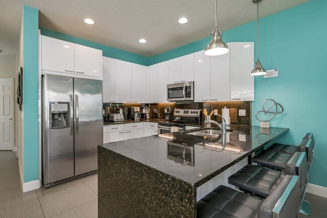 Building Photo - 1651 Retreat Cir