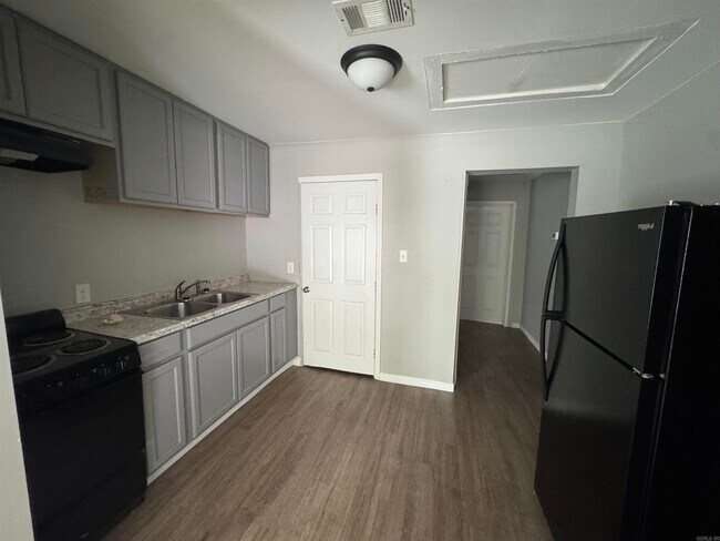 Foto del edificio - 1001 W 33rd St