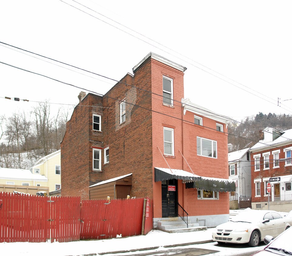 Building Photo - 1100 Freyburg St