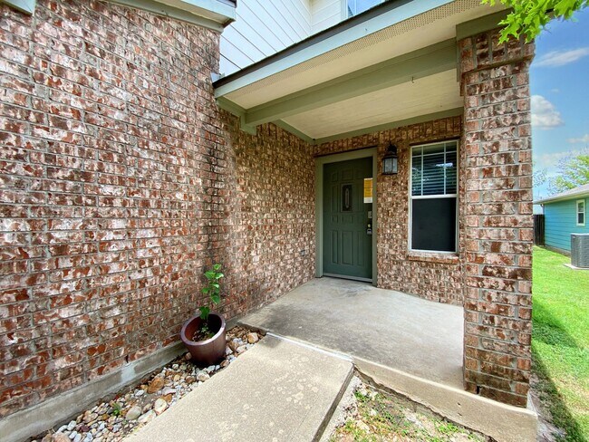 Foto del edificio - Spacious 4 Bed 3 Bath Rental with Modern Touches in Austin
