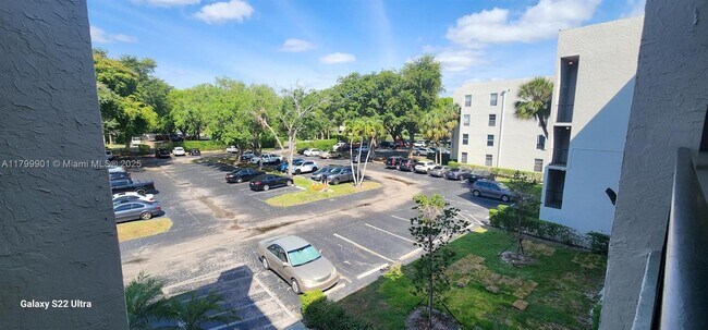 Building Photo - 9420 Poinciana Pl