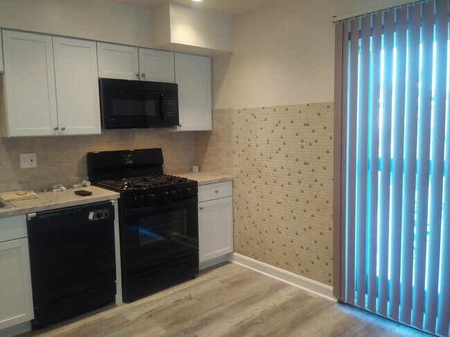 Foto del edificio - 1138 E 83rd St