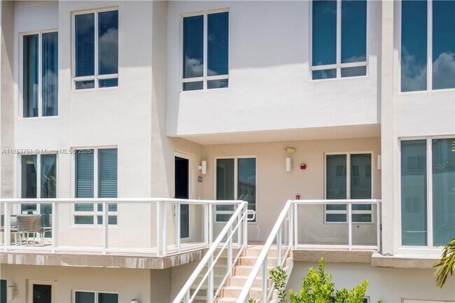 Foto del edificio - 6415 NW 102nd Path