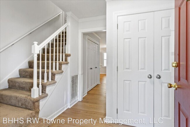 Building Photo - 4 br, 2 bath House - 111 Gardenville Drive