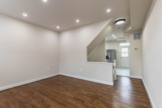 Foto del edificio - Brand New 3 BD Rowhome