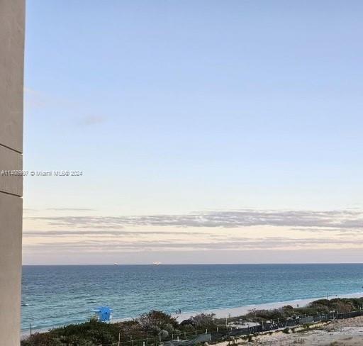 Foto del edificio - 6767 Collins Ave