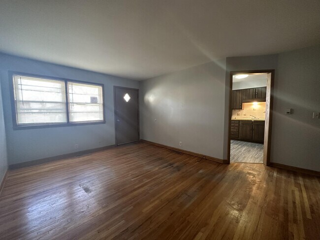 Building Photo - 3003 E Funston St