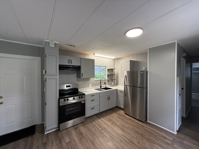 Building Photo - 16425 Sunflower Trail
